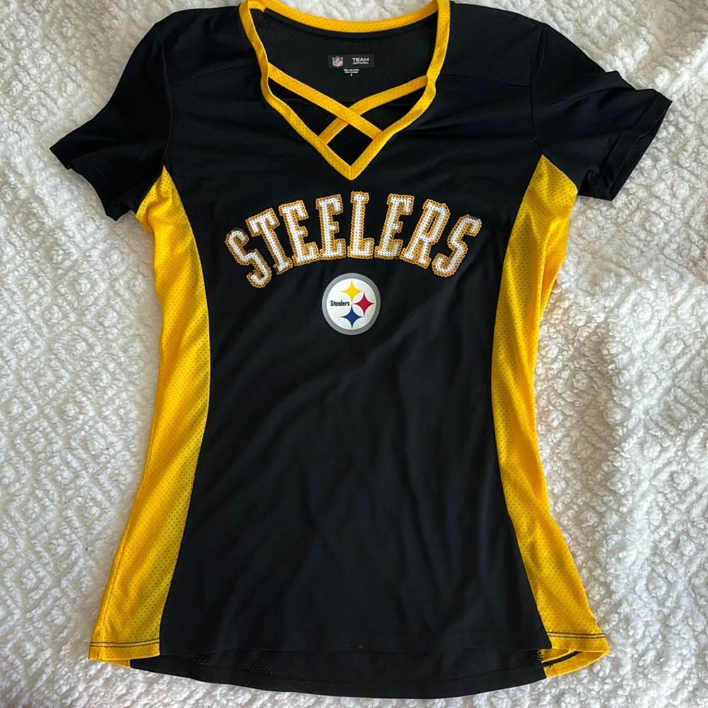 Steelers women’s team shirt